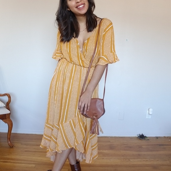 EVELIN ARROW PRINT MUSTARD IVORY MAXI DRESS - Picture 7 of 8